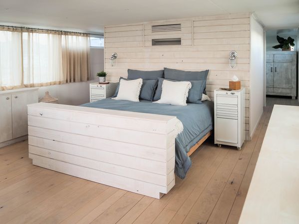 2012 48′ Houseboat Custom Floating Home