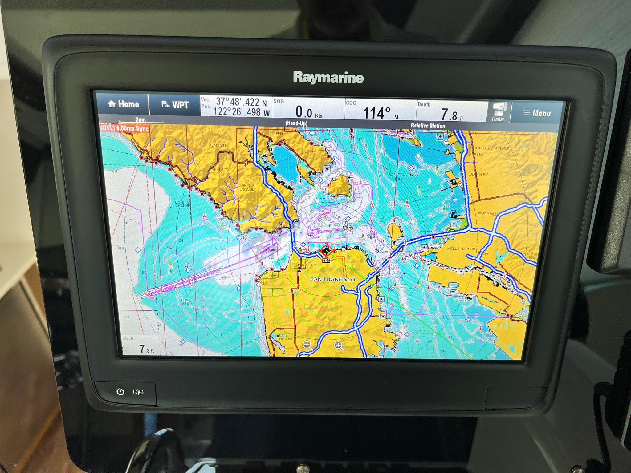 2015 41′ Cruisers Yachts 41 Cantius