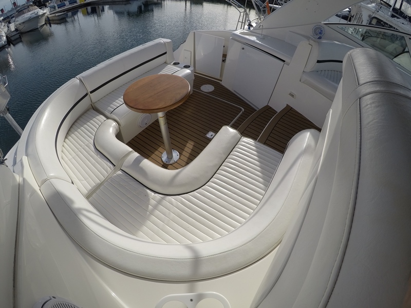 2005 34′ Cruisers Yachts 3470 Express “Grand Cru”