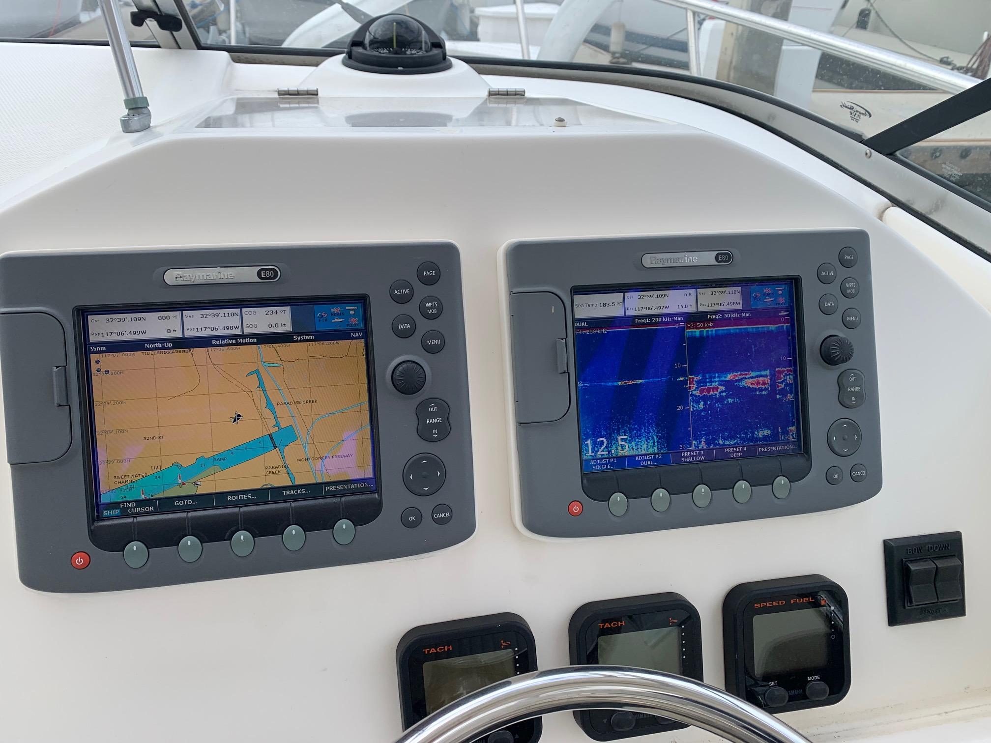 2009 30′ Seaswirl Striper 2901 Walkaround O/B