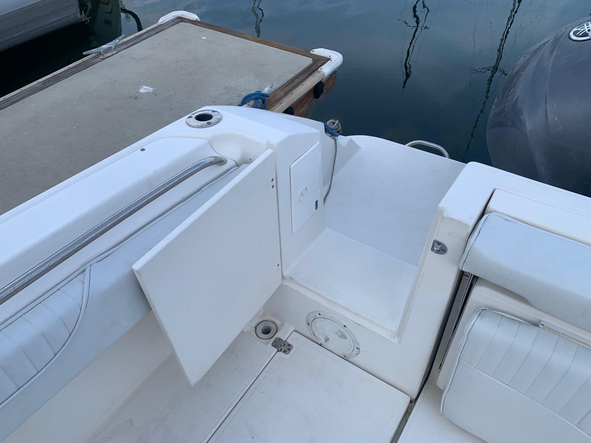 2009 30′ Seaswirl Striper 2901 Walkaround O/B