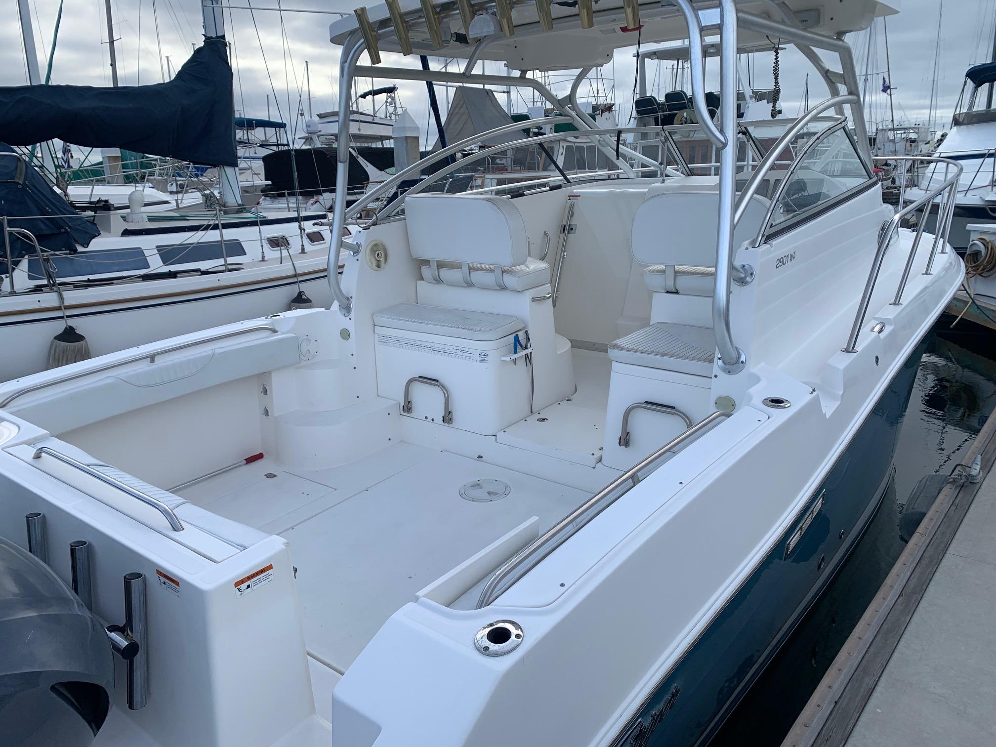 2009 30′ Seaswirl Striper 2901 Walkaround O/B