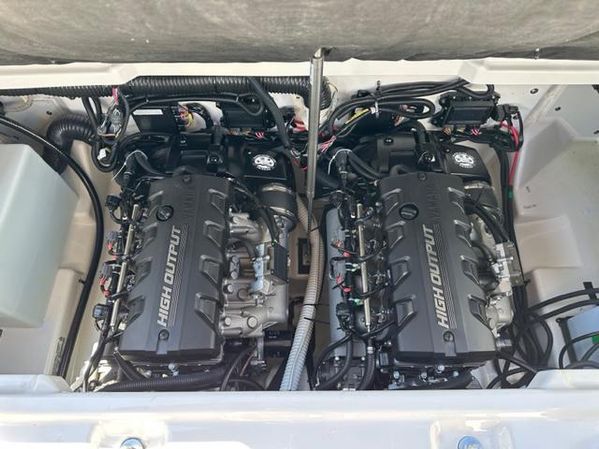 2001 25′ Yamaha Boats 252 SE