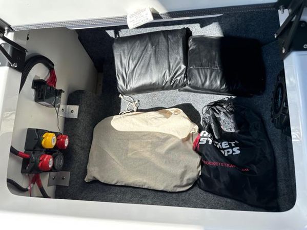 2001 25′ Yamaha Boats 252 SE