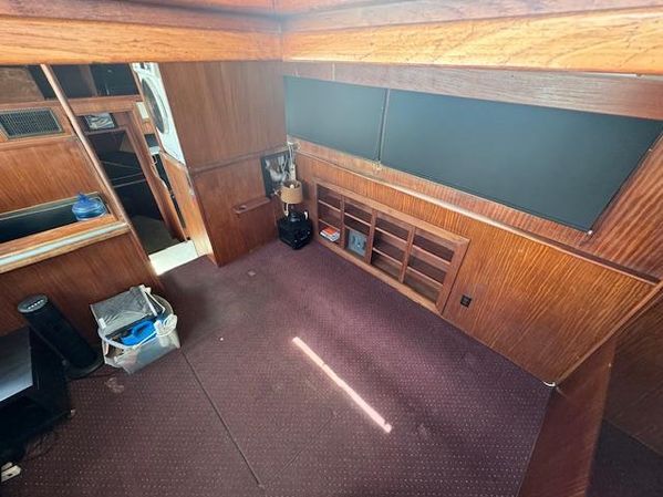 1979 43′  Hatteras 43 Double Cabin