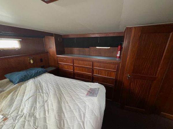 1979 43′  Hatteras 43 Double Cabin