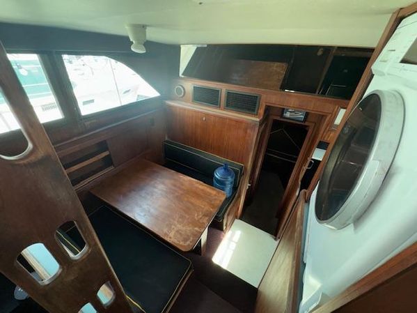 1979 43′  Hatteras 43 Double Cabin