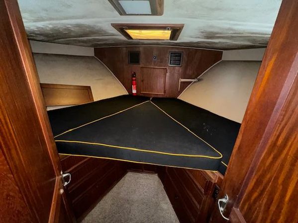 1979 43′  Hatteras 43 Double Cabin
