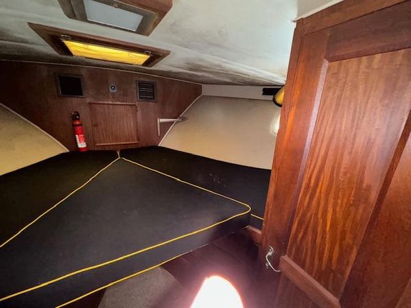 1979 43′  Hatteras 43 Double Cabin