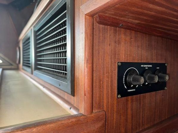 1979 43′  Hatteras 43 Double Cabin