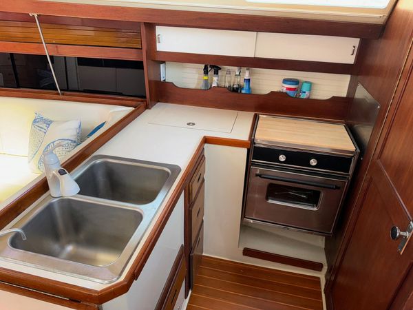 1987 35′ Catalina 34