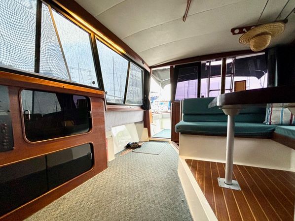 1991 32′ Bayliner 3288 Motoryacht