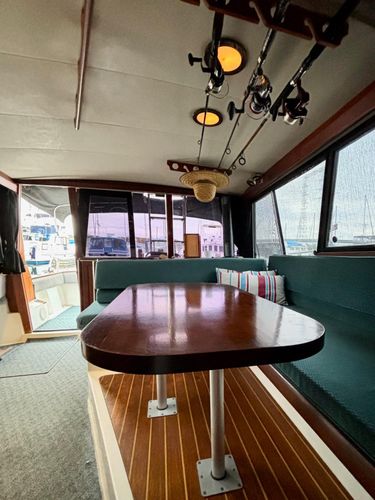 1991 32′ Bayliner 3288 Motoryacht