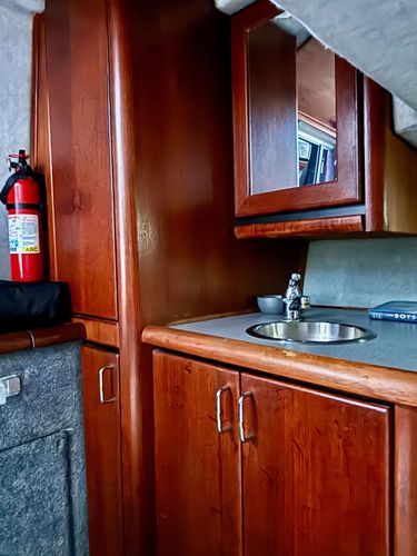 1991 32′ Bayliner 3288 Motoryacht