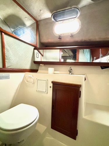 1991 32′ Bayliner 3288 Motoryacht