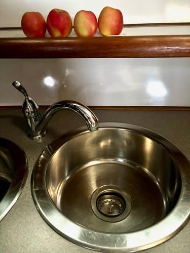 1991 32′ Bayliner 3288 Motoryacht