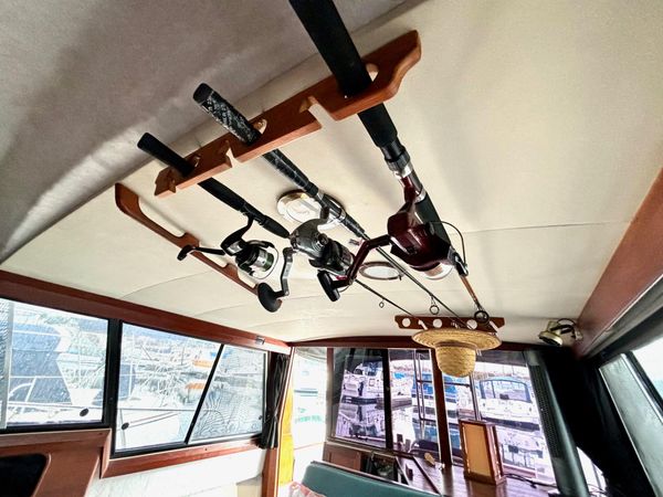 1991 32′ Bayliner 3288 Motoryacht