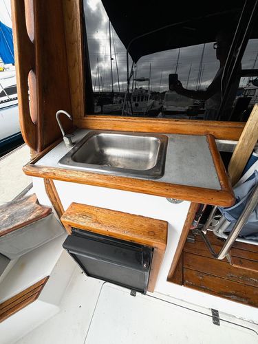 1991 32′ Bayliner 3288 Motoryacht