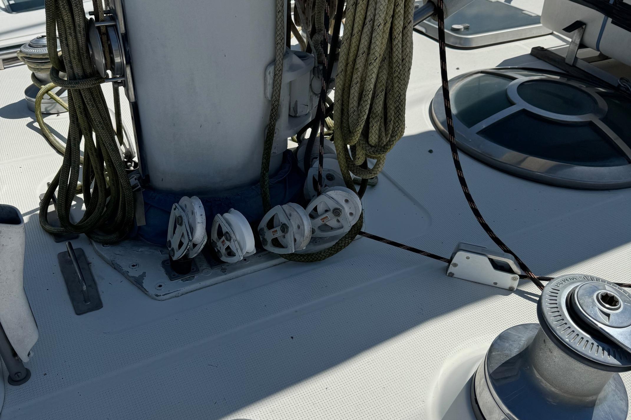 1995 62′  Beneteau Cutter