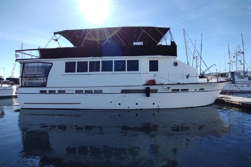 1995 58′ Chris-Craft Tri-cabin Constellation