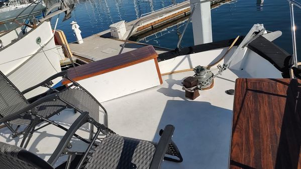 1995 58′ Chris-Craft Tri-cabin Constellation