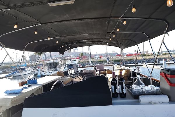 1995 58′ Chris-Craft Tri-cabin Constellation