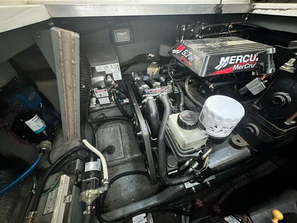 2001 29′ Sea Ray 290 Sundancer