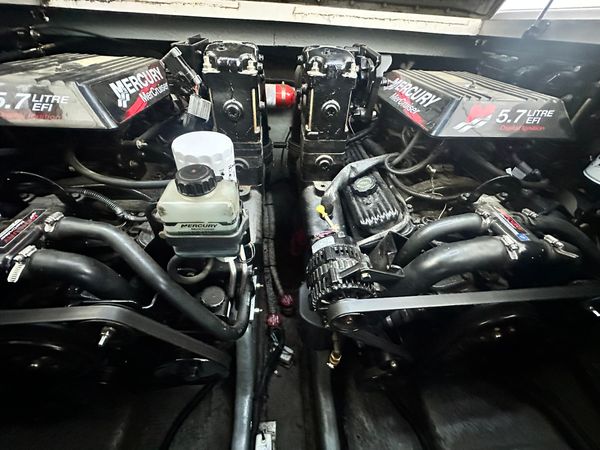 2001 29′ Sea Ray 290 Sundancer