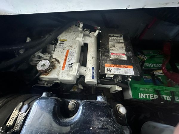 2001 29′ Sea Ray 290 Sundancer