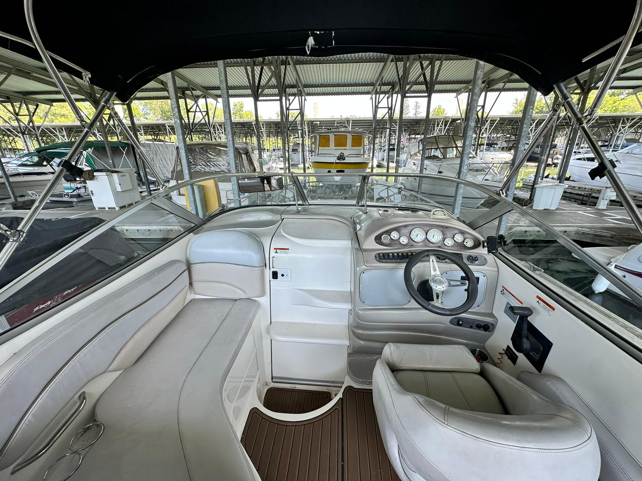 2008 26′ Larson Cabrio 260