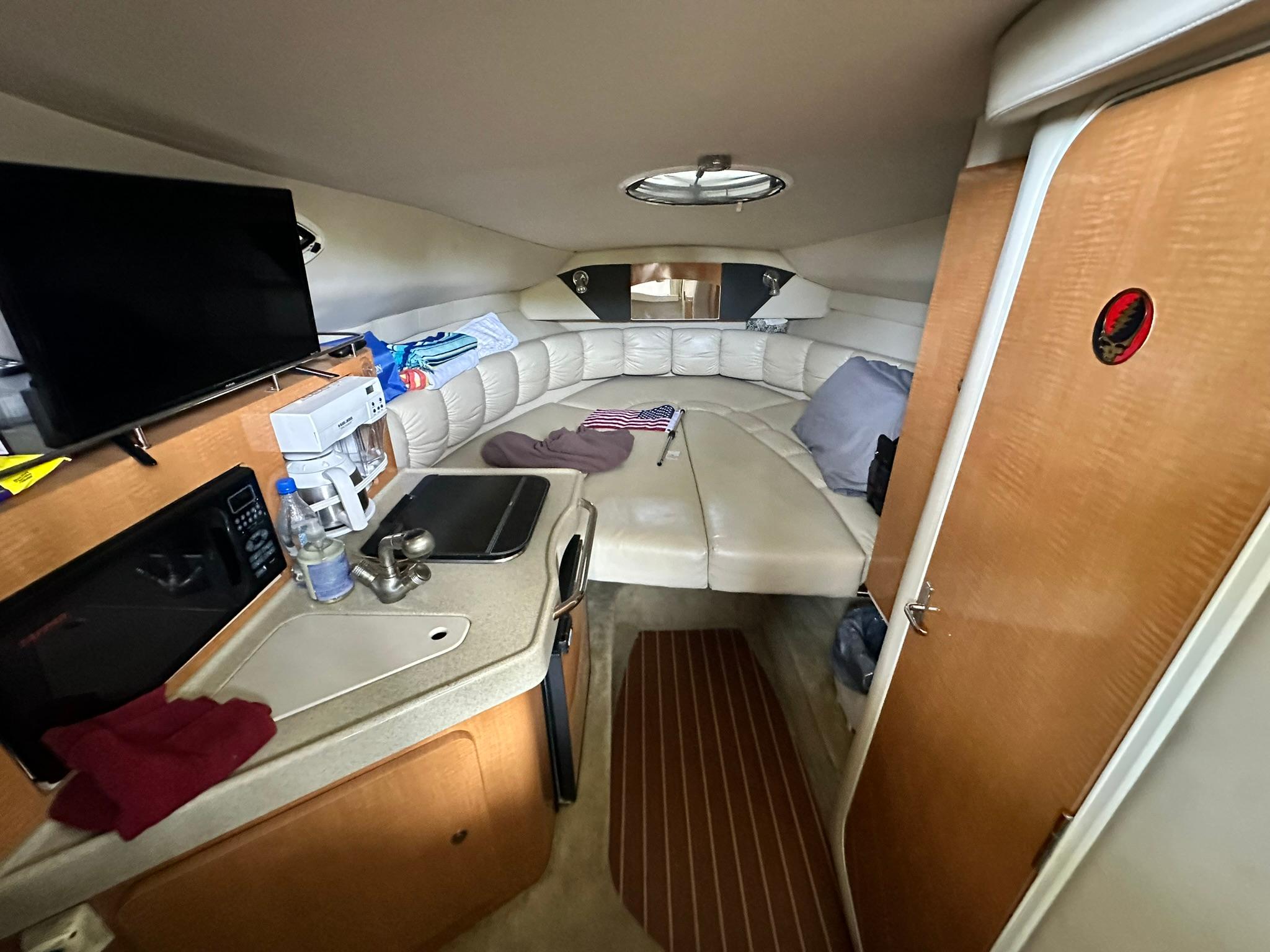 2008 26′ Larson Cabrio 260