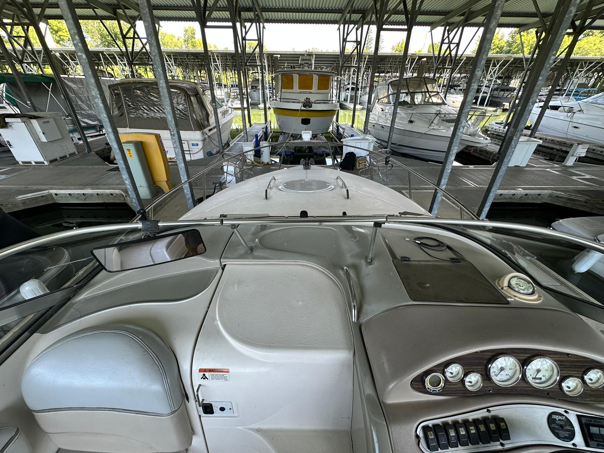 2008 26′ Larson Cabrio 260