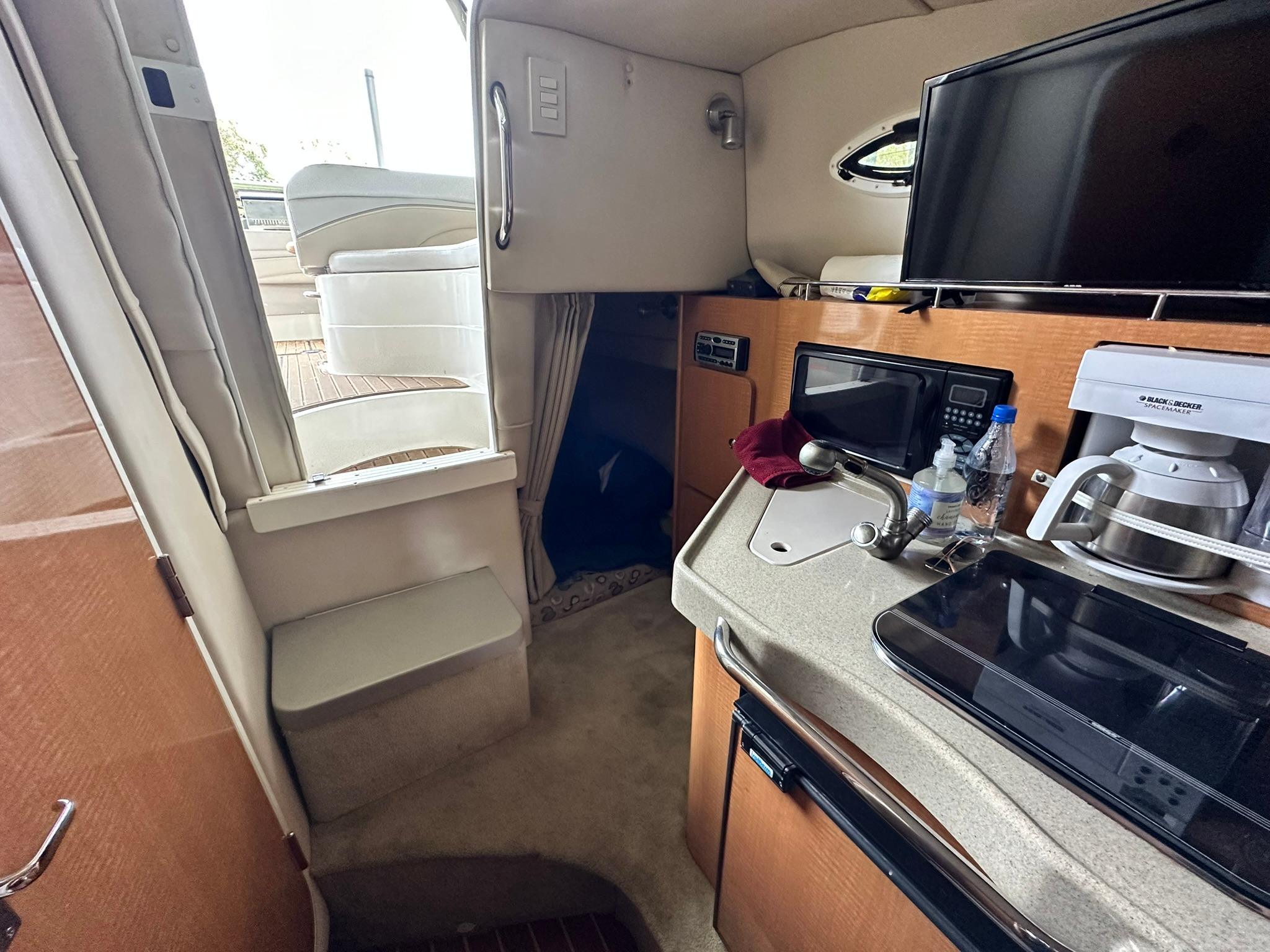 2008 26′ Larson Cabrio 260
