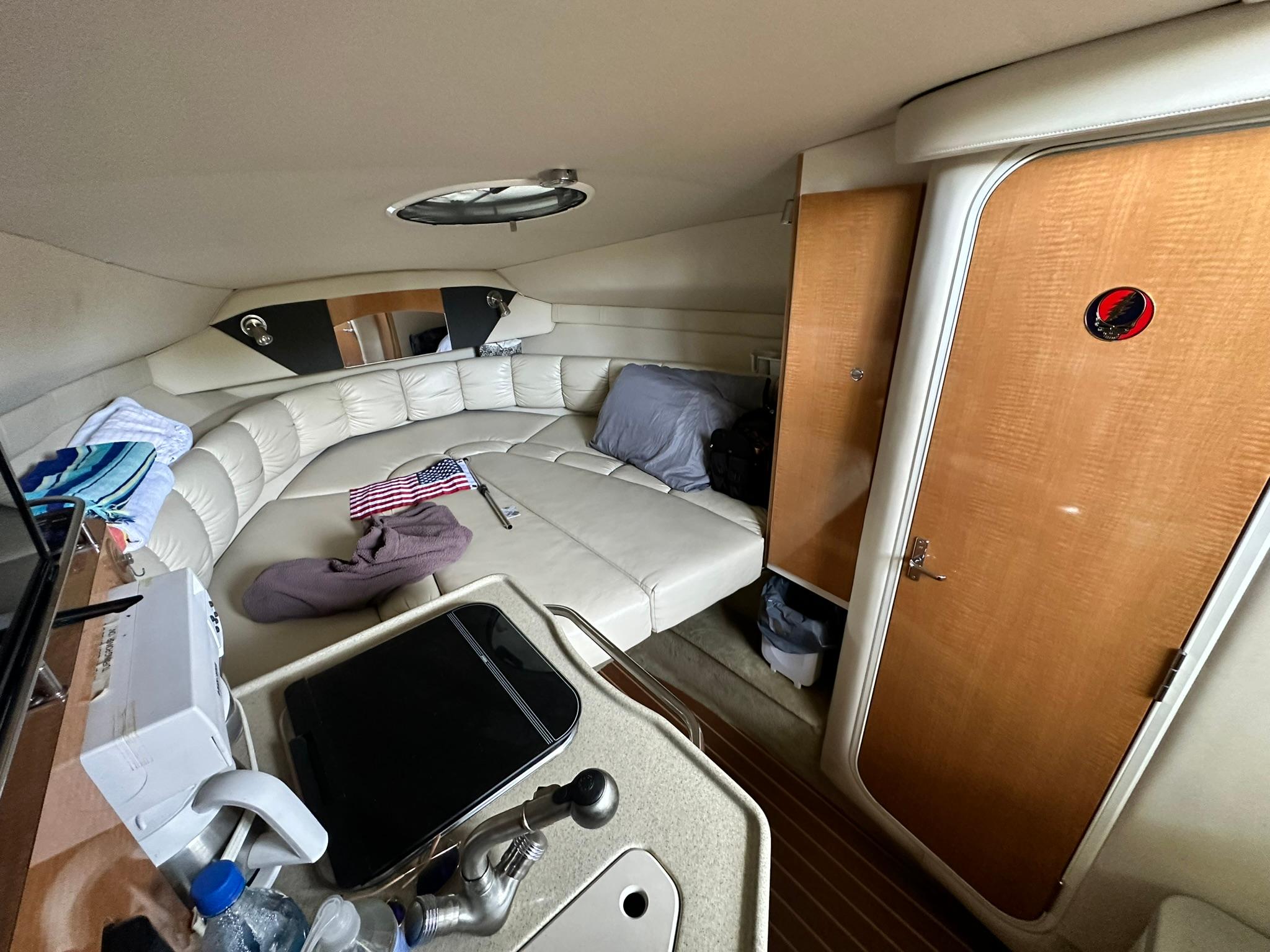 2008 26′ Larson Cabrio 260