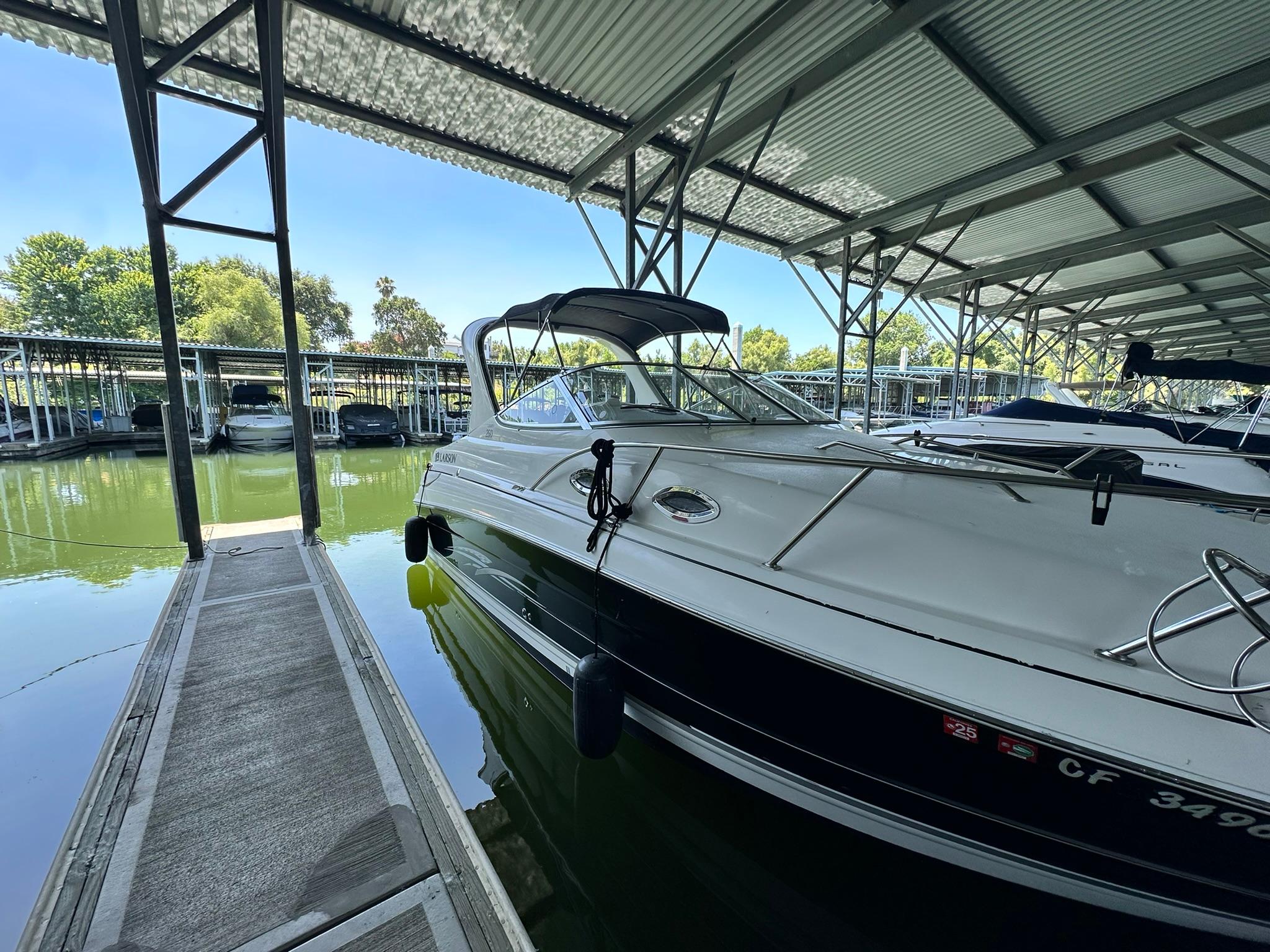 2008 26′ Larson Cabrio 260