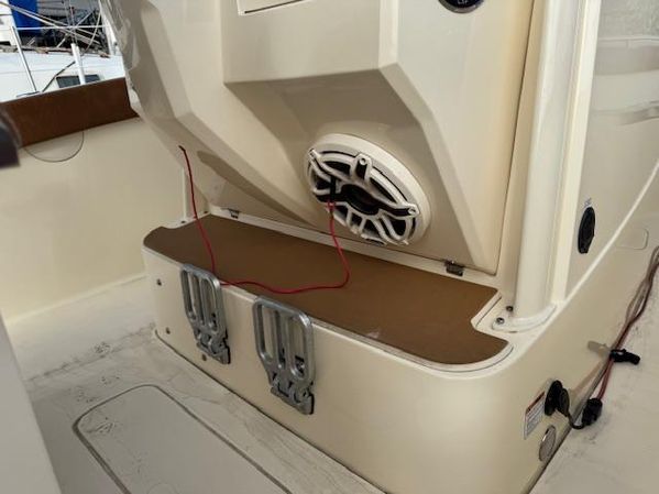 2023 26′ Scout 255 LXF