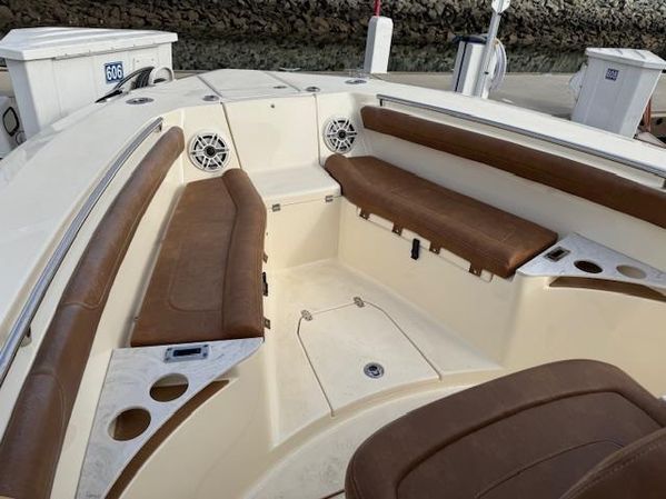 2023 26′ Scout 255 LXF