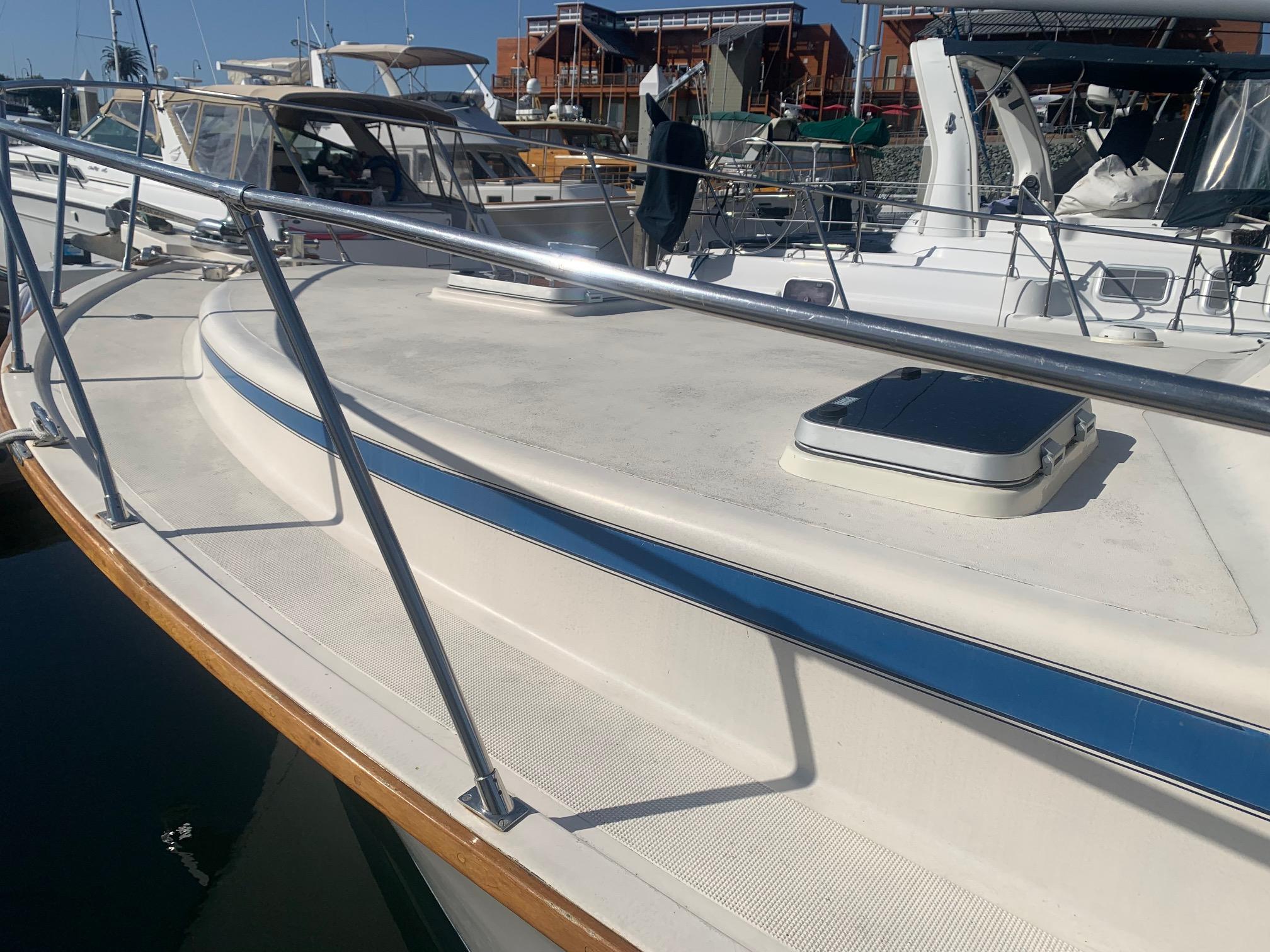 1985 37′ Ventura Sport Fisher