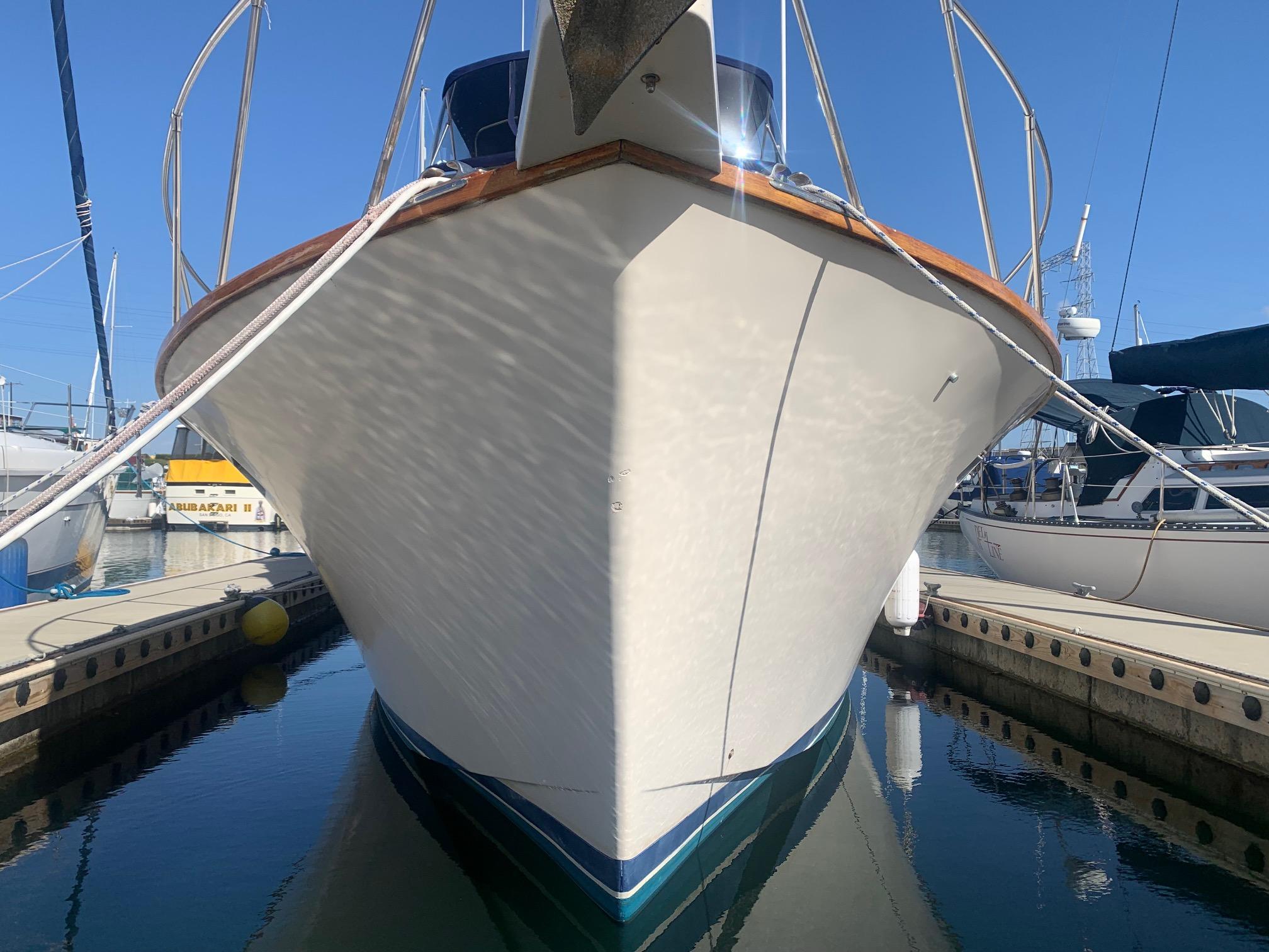 1985 37′ Ventura Sport Fisher