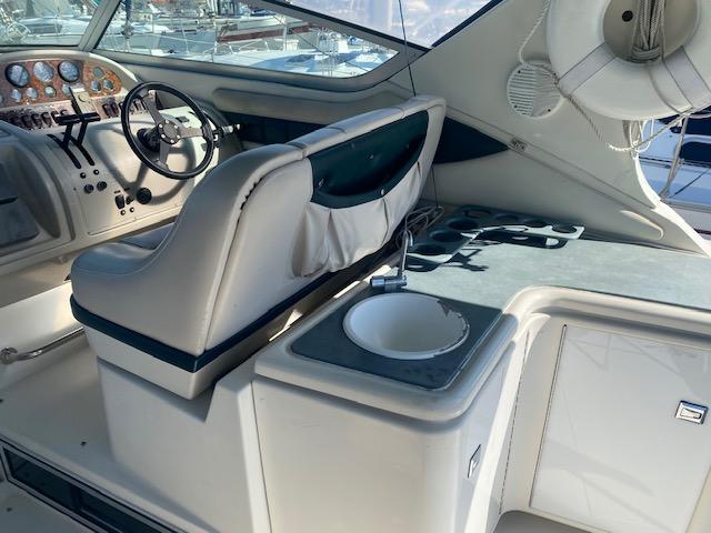 1995 40′ Regal 402 Commodore