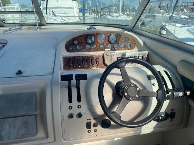 1995 40′ Regal 402 Commodore