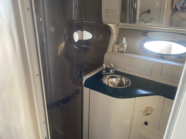 1995 40′ Regal 402 Commodore