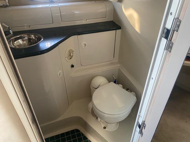 1995 40′ Regal 402 Commodore