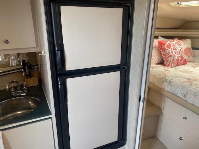 1995 40′ Regal 402 Commodore