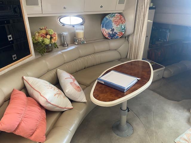 1995 40′ Regal 402 Commodore