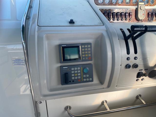 1995 40′ Regal 402 Commodore