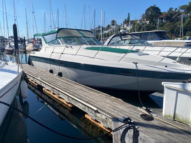 1995 40′ Regal 402 Commodore