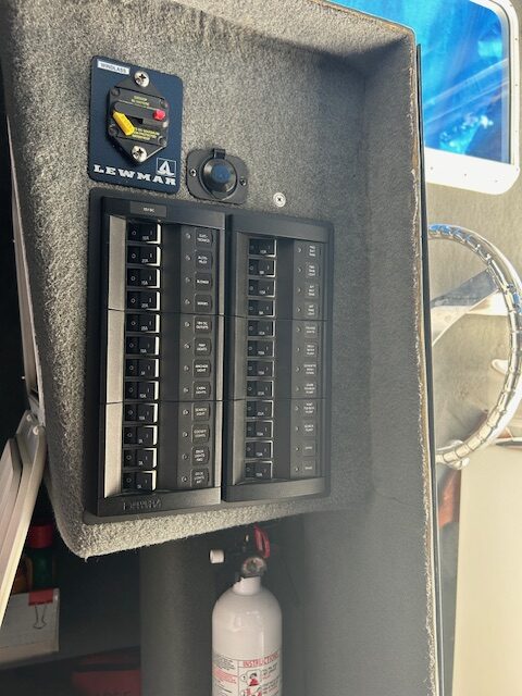 2016 Davidson 25’ Bahia