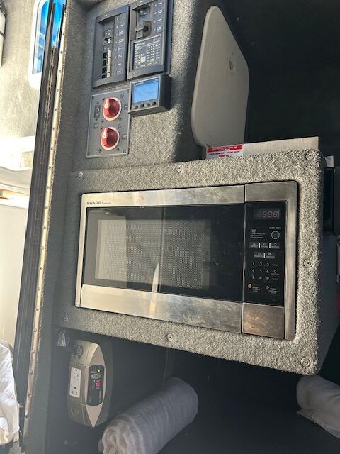 2016 Davidson 25’ Bahia