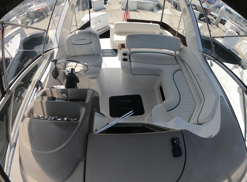 2001 Bayliner 2855 Ciera Express Cruiser w Trailer– Your Dream Boat is for Sale!